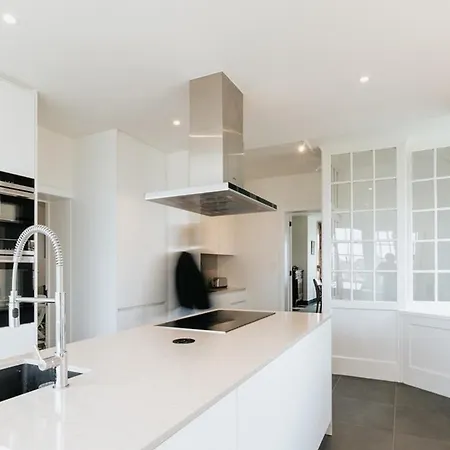Apartamento Luxury Seaside Retreat In De Haan - Steps From The Sand *